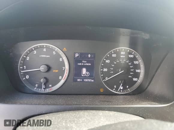 2015 Hyundai Sonata Sport с VIN 5NPE34AF8FH127887, выставлен на аукционе Copart как лот 84366635 с пробегом 109 797 миль миль и Списание • Salvage title. История ставок и продаж доступна на DreamBid. Изображение 9.