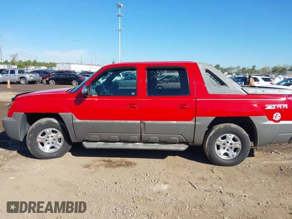 2002 Chevrolet Avalanche с VIN 3GNEC13T12G239801, выставлен на аукционе IAAI как лот 43421506 с пробегом 249 520 миль миль и . История ставок и продаж доступна на DreamBid. Изображение 15.