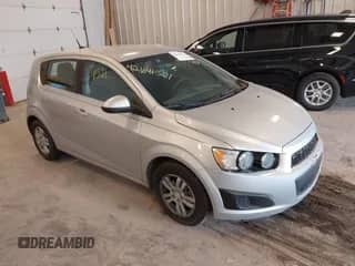 2013 Chevrolet Sonic LT с VIN 1G1JC6SB3D4142461, выставлен на аукционе IAAI как лот 42641521 с пробегом 101 793 миль миль и . История ставок и продаж доступна на DreamBid. Изображение 1.