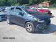 2018 Chevrolet Trax LT z VIN 3GNCJPSB4JL354360, wystawiony jako IAAI lot #42559298 z przebiegiem 61 449 mil mil oraz . Historia ofert i sprzedaży dostępna na DreamBid. Obrazek 1.
