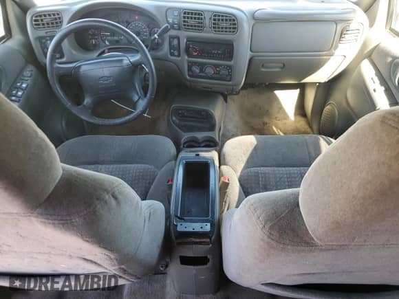 1998 Chevrolet Blazer LS z VIN 1GNDT13W6W2252953, wystawiony jako Copart lot #82567745 z przebiegiem Nie podano mil oraz Szkoda całkowita • Salvage title. Historia ofert i sprzedaży dostępna na DreamBid. Obrazek 8.