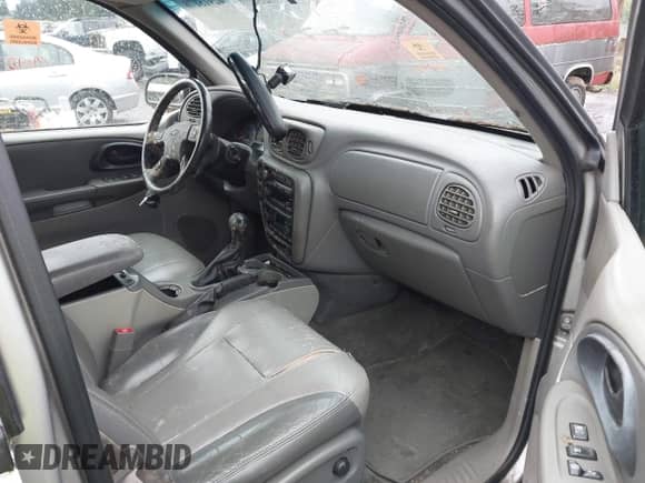 2004 Chevrolet TrailBlazer LT с VIN 1GNDT13SX42171237, выставлен на аукционе IAAI как лот 42915178 с пробегом 253 424 миль миль и . История ставок и продаж доступна на DreamBid. Изображение 5.
