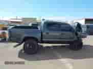2016 Toyota Tacoma SR5 z VIN 3TMAZ5CN1GM011675, wystawiony jako IAAI lot #41621049 z przebiegiem Nie podano mil oraz . Historia ofert i sprzedaży dostępna na DreamBid. Obrazek 13.