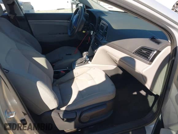 2017 Hyundai Elantra SE с VIN 5NPD74LF7HH093201, выставлен на аукционе IAAI как лот 43459196 с пробегом 79 102 миль миль и . История ставок и продаж доступна на DreamBid. Изображение 5.
