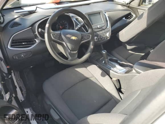 2017 Chevrolet Malibu LS z VIN 1G1ZB5ST0HF225350, wystawiony jako Copart lot #70105415 z przebiegiem 70 782 mil mil oraz Nie do naprawy • Non repairable. Historia ofert i sprzedaży dostępna na DreamBid. Obrazek 8.