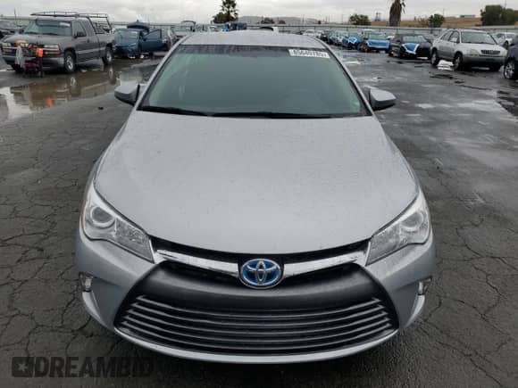 2016 Toyota Camry LE z VIN 4T1BD1FK9GU180430, wystawiony jako Copart lot #85649785 z przebiegiem 60 600 mil mil oraz Szkoda całkowita • Salvage title. Historia ofert i sprzedaży dostępna na DreamBid. Obrazek 5.