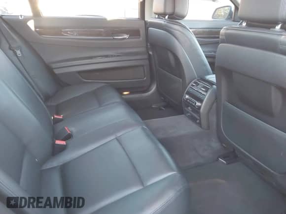 2013 BMW 7 Series 740Li xDrive с VIN WBAYF4C57DD127890, выставлен на аукционе IAAI как лот 43529137 с пробегом 79 390 миль миль и . История ставок и продаж доступна на DreamBid. Изображение 8.