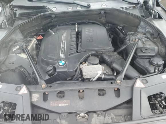 2013 BMW 5 Series 535i Gran Turismo xDrive z VIN WBASP2C54DC339949, wystawiony jako Copart lot #81126915 z przebiegiem 181 308 mil mil oraz Czysty tytuł • Clean title. Historia ofert i sprzedaży dostępna na DreamBid. Obrazek 11.