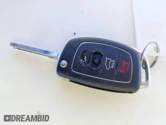 2016 Hyundai Santa Fe with VIN 5XYZTDLB1GG327689, listed as a IAAI auction lot 43518068 with 181,602 mi miles and . Bid and sale history available at DreamBid. Image 11.