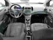 2013 Chevrolet Sonic LT с VIN 1G1JD5SG0D4256162, выставлен на аукционе Copart как лот 58344175 с пробегом 233 742 миль миль и Списание • Salvage title. История ставок и продаж доступна на DreamBid. Изображение 8.
