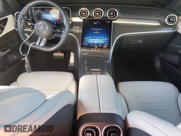 2022 Mercedes-Benz C 300 with VIN W1KAF4GB0NR018718, listed as a Copart auction lot 68028015 with 27,984 mi miles and Salvage title. Bid and sale history available at DreamBid. Image 8.