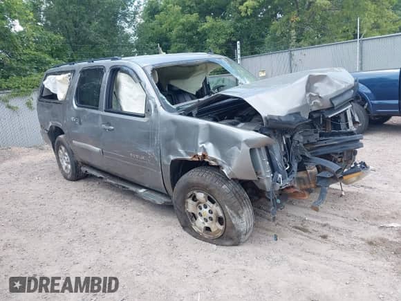 2008 Chevrolet Suburban LTZ with VIN 1GNFK163X8R169128, listed as a IAAI auction lot 42891030 with Not provided miles and . Bid and sale history available at DreamBid. Image 1.