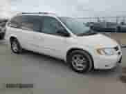 2003 Dodge Caravan EX z VIN 2D4GP74LX3R164392, wystawiony jako Copart lot #81423744 z przebiegiem 70 105 mil mil oraz Czysty tytuł • Clean title. Historia ofert i sprzedaży dostępna na DreamBid. Obrazek 4.