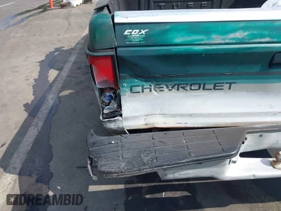 1993 Chevrolet S-10 X96 с VIN 1GCCS14R3P0154735, выставлен на аукционе IAAI как лот 43297654 с пробегом 396 229 миль миль и . История ставок и продаж доступна на DreamBid. Изображение 21.