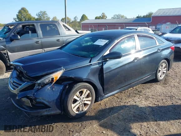 2014 Hyundai Sonata GLS z VIN 5NPEB4AC1EH893256, wystawiony jako IAAI lot #43204395 z przebiegiem 186 208 mil mil oraz . Historia ofert i sprzedaży dostępna na DreamBid. Obrazek 17.