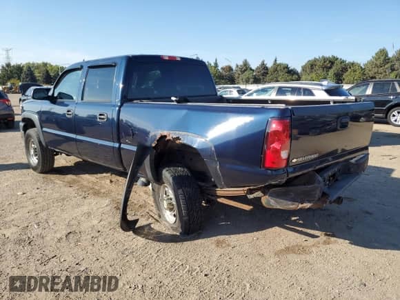 2006 Chevrolet Silverado 2500HD LT2 z VIN 1GCHK23U66F108975, wystawiony jako Copart lot #81259415 z przebiegiem 81 430 mil mil oraz Szkoda całkowita • Salvage title. Historia ofert i sprzedaży dostępna na DreamBid. Obrazek 2.