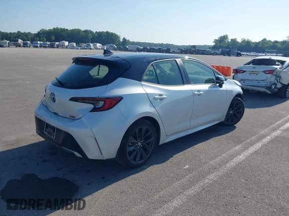 2024 Toyota Corolla XSE z VIN JTNC4MBE0R3217931, wystawiony jako IAAI lot #42579841 z przebiegiem 26 832 mil mil oraz . Historia ofert i sprzedaży dostępna na DreamBid. Obrazek 4.