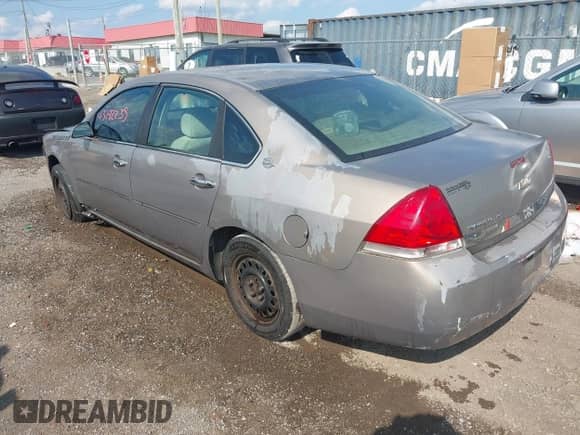 2006 Chevrolet Impala LS z VIN 2G1WB55K569344992, wystawiony jako IAAI lot #43192235 z przebiegiem 245 704 mil mil oraz . Historia ofert i sprzedaży dostępna na DreamBid. Obrazek 3.