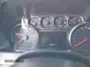 2018 Chevrolet Silverado 2500HD LTZ z VIN 1GC1KWEY4JF279774, wystawiony jako IAAI lot #41587015 z przebiegiem 302 711 mil mil oraz . Historia ofert i sprzedaży dostępna na DreamBid. Obrazek 7.