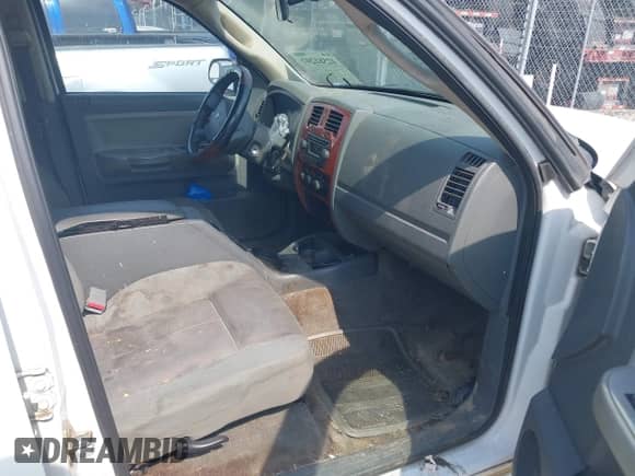 2005 Dodge Dakota SLT с VIN 1D7HE48KX5S244516, выставлен на аукционе IAAI как лот 42581297 с пробегом 247 599 миль миль и . История ставок и продаж доступна на DreamBid. Изображение 5.