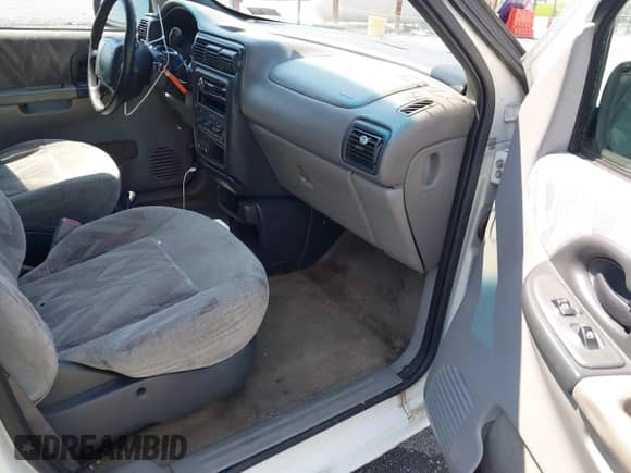 1997 Chevrolet Venture с VIN 1GNDX06E5VD152072, выставлен на аукционе IAAI как лот 42382723 с пробегом 249 460 миль миль и . История ставок и продаж доступна на DreamBid. Изображение 5.