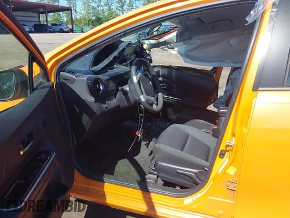 2015 Toyota Prius One z VIN JTDKDTB30F1095149, wystawiony jako IAAI lot #42846245 z przebiegiem 80 862 mil mil oraz . Historia ofert i sprzedaży dostępna na DreamBid. Obrazek 5.