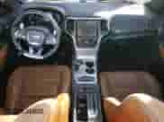 2015 Jeep Grand Cherokee SRT z VIN 1C4RJFDJ1FC949798, wystawiony jako Copart lot #75413304 z przebiegiem 150 318 mil mil oraz Szkoda całkowita • Salvage title. Historia ofert i sprzedaży dostępna na DreamBid. Obrazek 8.