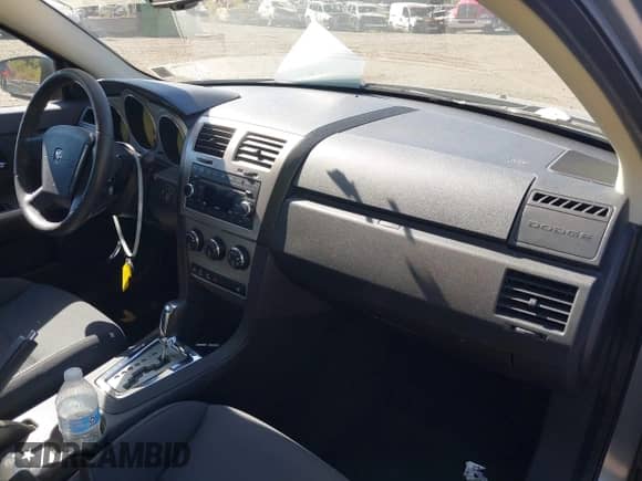 2009 Dodge Avenger SXT with VIN 1B3LC56B49N512453, listed as a IAAI auction lot 43386863 with 44,545 mi miles and . Bid and sale history available at DreamBid. Image 5.