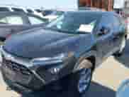2025 Chevrolet Trax LS with VIN KL77LFEP6SC284392, listed as a IAAI auction lot 42881224 with 860 mi miles and . Bid and sale history available at DreamBid. Image 2.