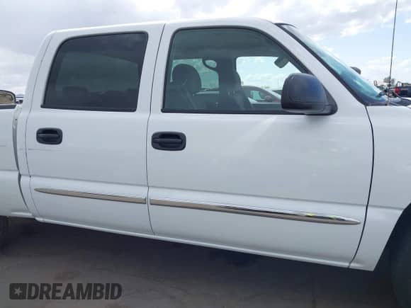 2005 GMC Sierra 1500 SLE z VIN 2GTEC13T551142607, wystawiony jako IAAI lot #41904973 z przebiegiem 378 534 mil mil oraz . Historia ofert i sprzedaży dostępna na DreamBid. Obrazek 13.