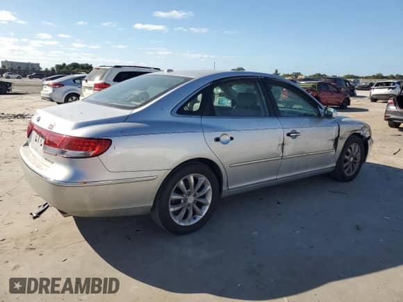 2008 Hyundai Azera Limited с VIN KMHFC46F58A319058, выставлен на аукционе Copart как лот 84177324 с пробегом 135 778 миль миль и Списание • Salvage title. История ставок и продаж доступна на DreamBid. Изображение 3.