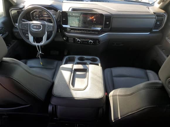 2025 GMC Sierra 1500 SLT with VIN 3GTUUDED5SG258148, listed as a Copart auction lot 89718745 with 19,581 mi miles and Clean title. Bid and sale history available at DreamBid. Image 8.