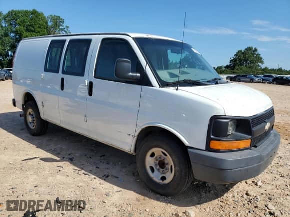 2017 Chevrolet Express Cargo с VIN 1GCWGAFF8H1341241, выставлен на аукционе Copart как лот 64240255 с пробегом 212 159 миль миль и Списание • Salvage title. История ставок и продаж доступна на DreamBid. Изображение 4.