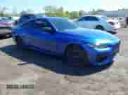 2024 BMW 4 Series M440i xDrive z VIN WBA13AR04RCN59855, wystawiony jako IAAI lot #43239533 z przebiegiem 27 779 mil mil oraz . Historia ofert i sprzedaży dostępna na DreamBid. Obrazek 1.