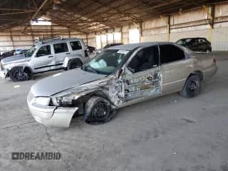 1998 Toyota Camry LE z VIN JT2BG28KXW0140225, wystawiony jako Copart lot #49845375 z przebiegiem 255 283 mil mil oraz Szkoda całkowita • Salvage title. Historia ofert i sprzedaży dostępna na DreamBid. Obrazek 1.