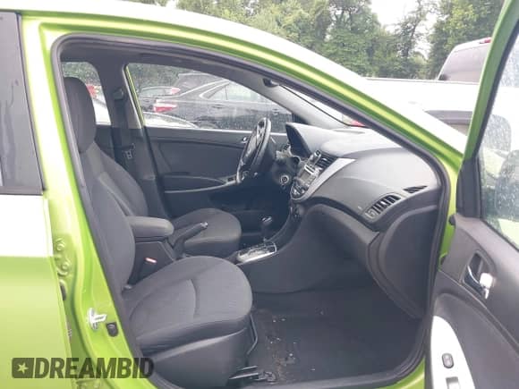 2013 Hyundai Accent SE с VIN KMHCU5AE1DU092402, выставлен на аукционе IAAI как лот 42884754 с пробегом 139 926 миль миль и . История ставок и продаж доступна на DreamBid. Изображение 5.