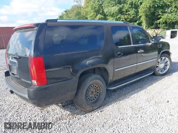 2008 Cadillac Escalade ESV с VIN 1GYFK66878R200105, выставлен на аукционе IAAI как лот 43030473 с пробегом 242 673 миль миль и . История ставок и продаж доступна на DreamBid. Изображение 4.