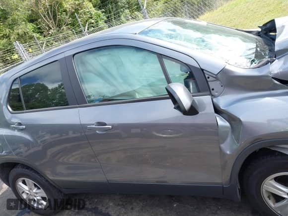 2020 Chevrolet Trax LS z VIN 3GNCJKSB0LL138284, wystawiony jako IAAI lot #43056543 z przebiegiem Nie podano mil oraz . Historia ofert i sprzedaży dostępna na DreamBid. Obrazek 12.