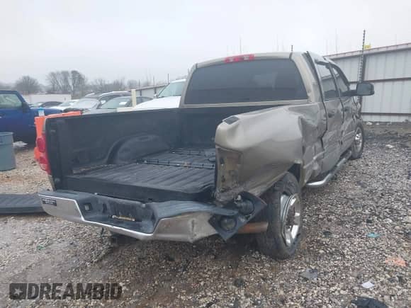 2007 Dodge 1500 SLT z VIN 3D7KR19D17G809058, wystawiony jako IAAI lot #41558278 z przebiegiem 163 346 mil mil oraz . Historia ofert i sprzedaży dostępna na DreamBid. Obrazek 4.