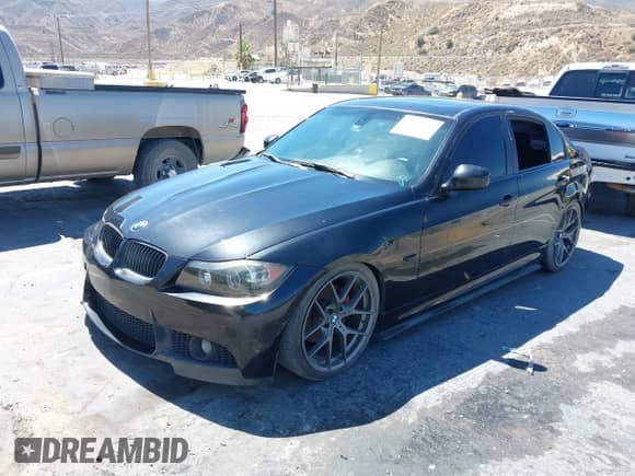 2010 BMW 3 Series 328i z VIN WBAPH5C5XAA439484, wystawiony jako IAAI lot #42719554 z przebiegiem 127 109 mil mil oraz . Historia ofert i sprzedaży dostępna na DreamBid. Obrazek 2.