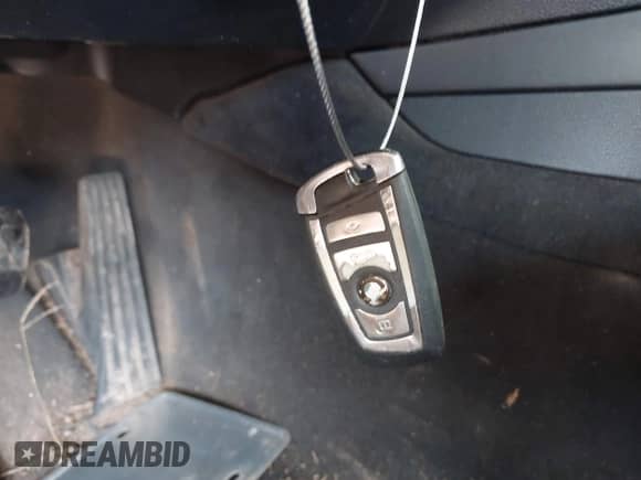 2012 BMW 7 Series 750Li с VIN WBAKB8C53CC963323, выставлен на аукционе IAAI как лот 42879517 с пробегом 161 381 миль миль и . История ставок и продаж доступна на DreamBid. Изображение 11.