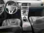 2017 Volvo S60 Dynamic с VIN YV140MTLXH2429817, выставлен на аукционе Copart как лот 85536525 с пробегом 79 506 миль миль и Списание • Salvage title. История ставок и продаж доступна на DreamBid. Изображение 8.