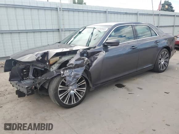 2013 Chrysler 300 S z VIN 2C3CCABG6DH732840, wystawiony jako Copart lot #60280565 z przebiegiem 145 390 mil mil oraz Szkoda całkowita • Salvage title. Historia ofert i sprzedaży dostępna na DreamBid. Obrazek 1.