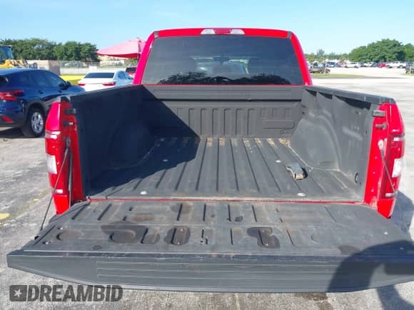 2019 Ford F-150 XL с VIN 1FTEW1E50KFC43094, выставлен на аукционе IAAI как лот 43562811 с пробегом 71 867 миль миль и . История ставок и продаж доступна на DreamBid. Изображение 17.