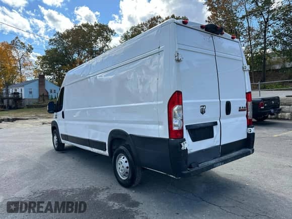 2019 Ram ProMaster Cargo с VIN 3C6URVJGXKE551201, выставлен на аукционе Copart как лот 89862885 с пробегом 153 246 миль миль и Чистый • Clean title. История ставок и продаж доступна на DreamBid. Изображение 2.