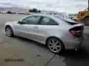 2005 Mercedes-Benz C 320 z VIN WDBRN64J85A741513, wystawiony jako Copart lot #81824965 z przebiegiem 57 788 mil mil oraz Szkoda całkowita • Salvage title. Historia ofert i sprzedaży dostępna na DreamBid. Obrazek 2.