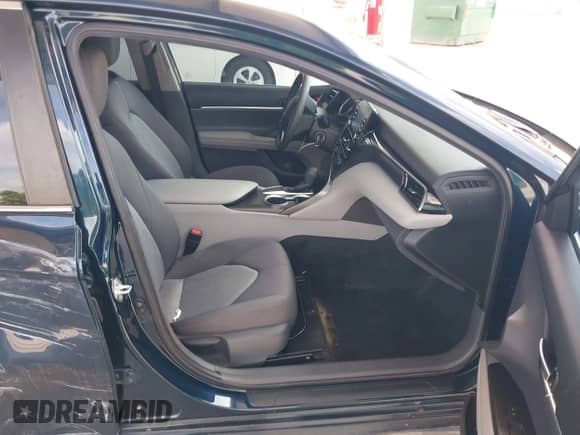 2021 Toyota Camry LE with VIN 4T1C11AK2MU534448, listed as a IAAI auction lot 43111658 with 89,877 mi miles and . Bid and sale history available at DreamBid. Image 5.