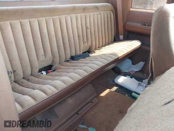 1990 Chevrolet Silverado 2500 с VIN 2GCFK29K6L1205545, выставлен на аукционе IAAI как лот 42138999 с пробегом 160 144 миль миль и . История ставок и продаж доступна на DreamBid. Изображение 8.
