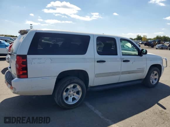 2010 Chevrolet Suburban Commercial z VIN 1GNUKHE34AR172002, wystawiony jako Copart lot #70952054 z przebiegiem 102 324 mil mil oraz Czysty tytuł • Clean title. Historia ofert i sprzedaży dostępna na DreamBid. Obrazek 3.