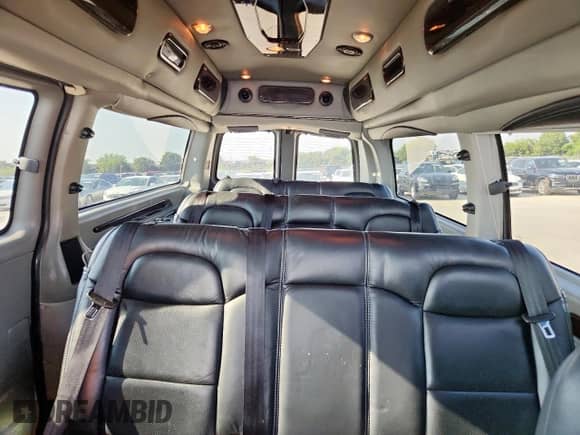 2019 Chevrolet Express Passenger LT с VIN 1GAZGPFG0K1264129, выставлен на аукционе Copart как лот 71447185 с пробегом 54 600 миль миль и Списание • Salvage title. История ставок и продаж доступна на DreamBid. Изображение 10.